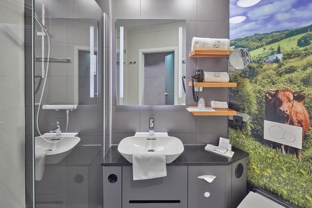 Landhotel Naafs-Haeuschen Ломар Экстерьер фото